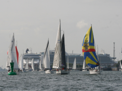  Erster über die Startline erste Spi hoch